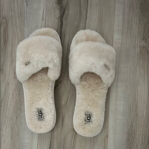 UGG Cream Cozy Slippers Plush Comfort